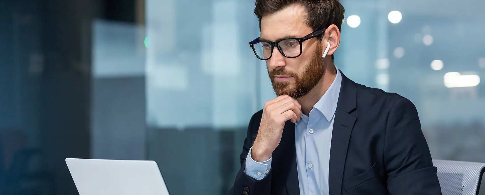 Property managers need to be able to do their jobs online, and that requires them to have a certain amount of autonomy. Social media for apartments presents several opportunities.