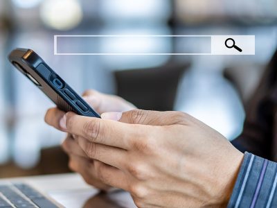 Master the future of search. Learn the core differences between AEO and GEO, and how to optimize your content for AI Overviews and generative AI in 2026.