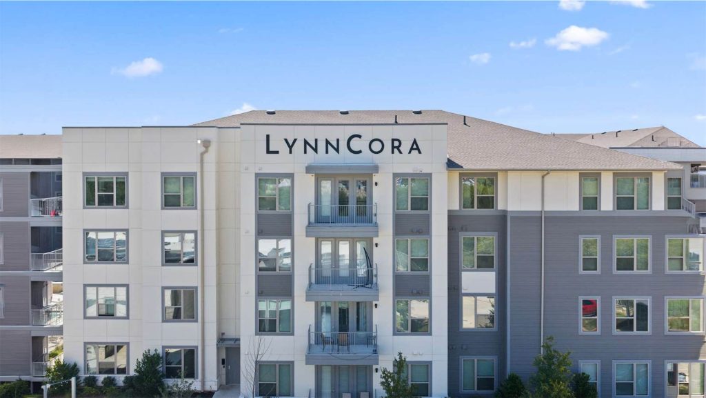 LynnCora